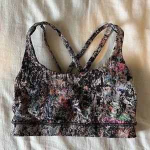 Lululemon sports bra
